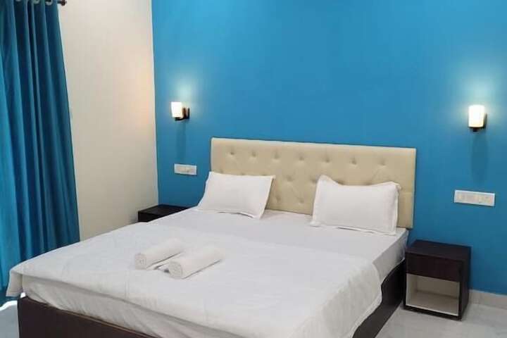Room 2 of 7