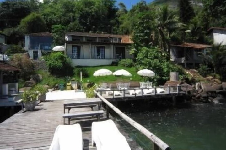Sundeck 26 of 32