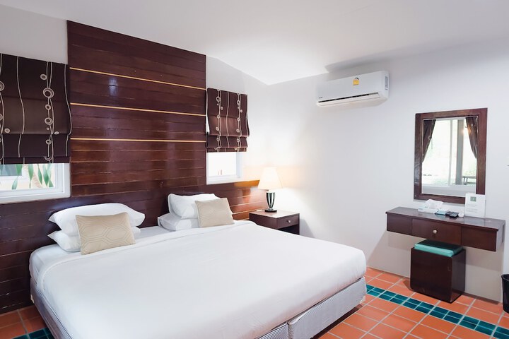 Room 6 of 60