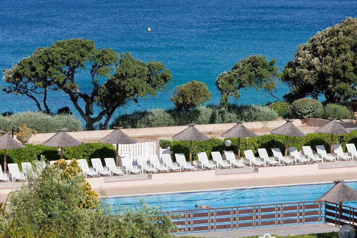 Hotel Pool