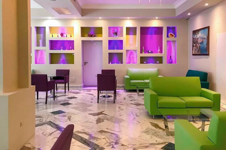 Lounge 59 of 69