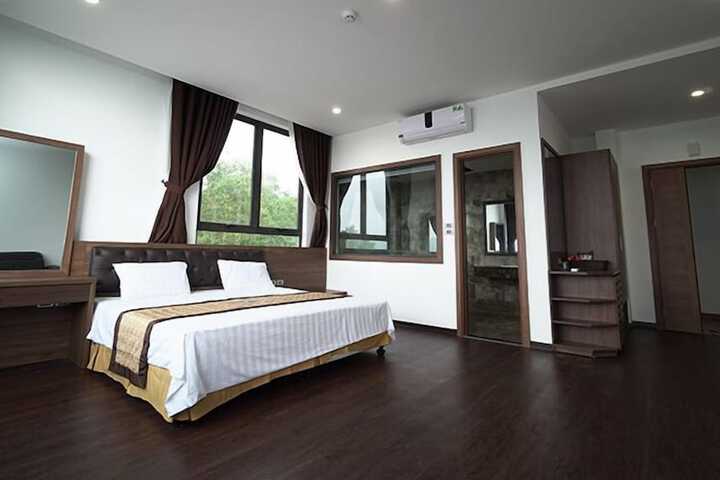Room 17 of 48