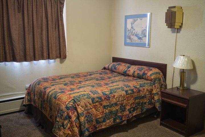 Room 3 of 48