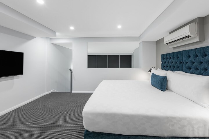 Room 10 of 60