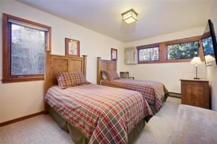 Room 7 of 19
