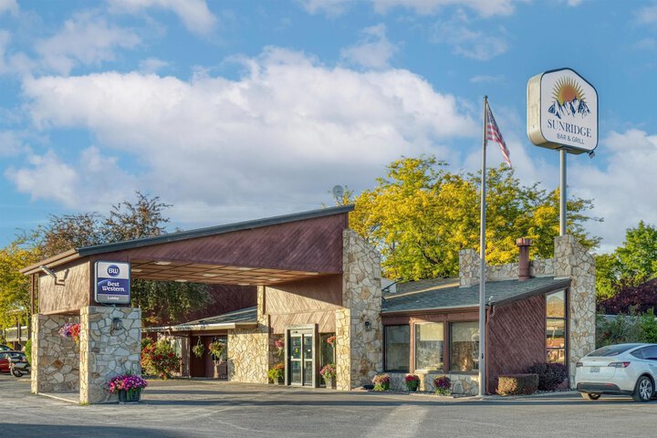 Hotel 74 of 75