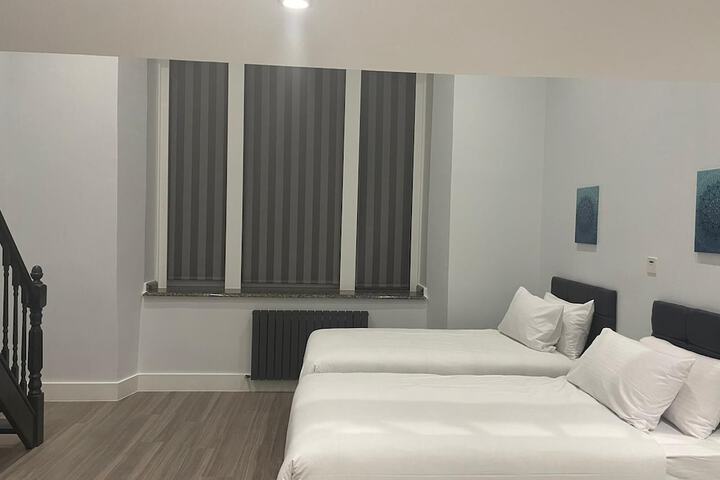 Room 17 of 98