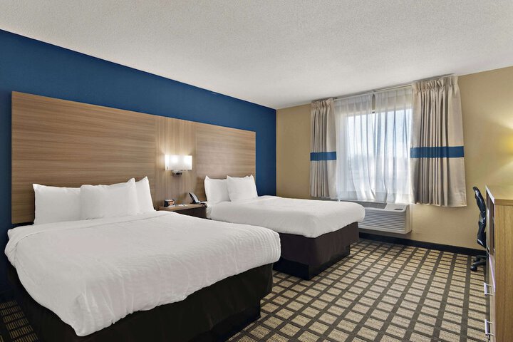 2 Double Beds Accessible (5 of 13)