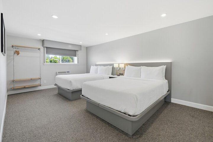 Room 9 of 65
