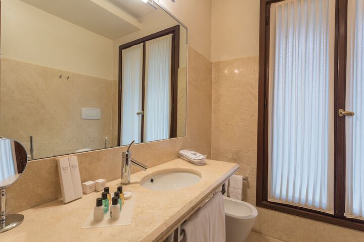 Room 217 of 290