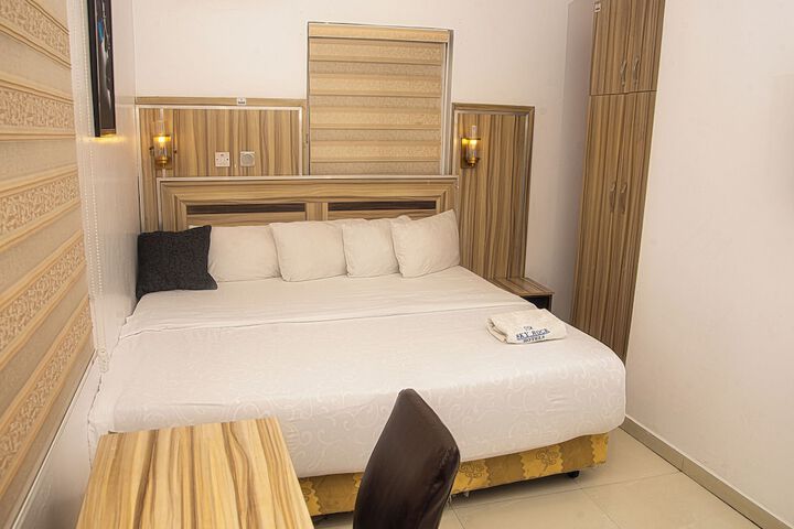 Room 7 of 21