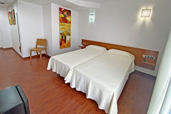 Room 12 of 23