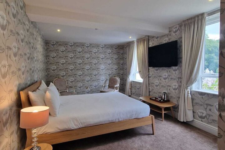 Room 44 of 99