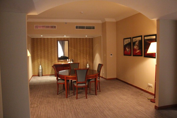 Room 52 of 132