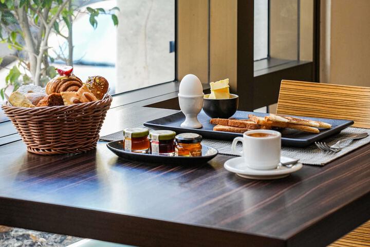 Breakfast/Coffee Service 43 of 106