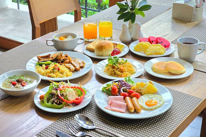 Breakfast/Coffee Service 124 of 165