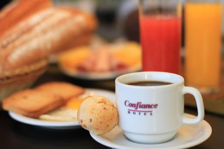 Breakfast/Coffee Service 20 of 37