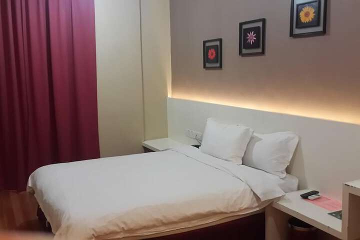 Room 7 of 17