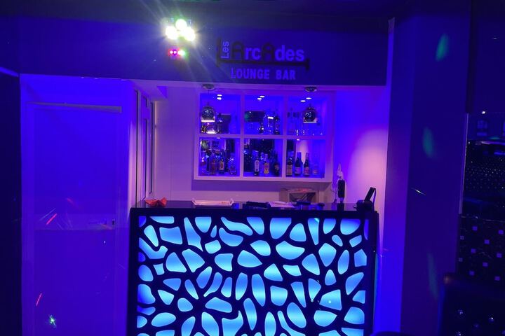 Lounge 81 of 105