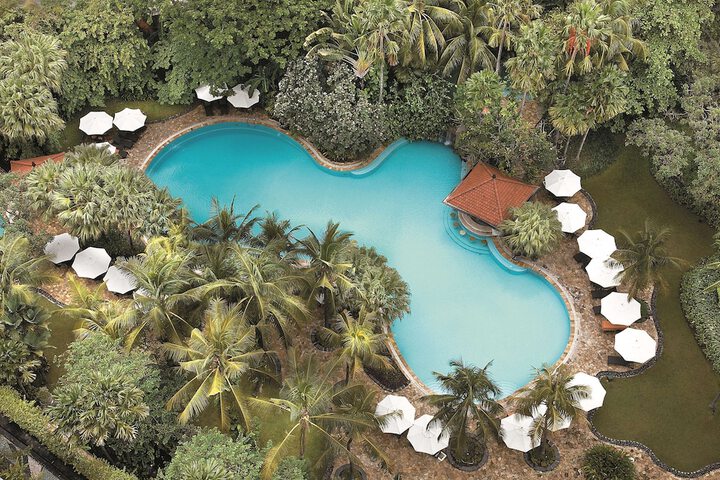 Hotel Pool