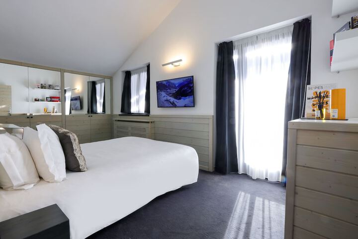 Room 5 of 34
