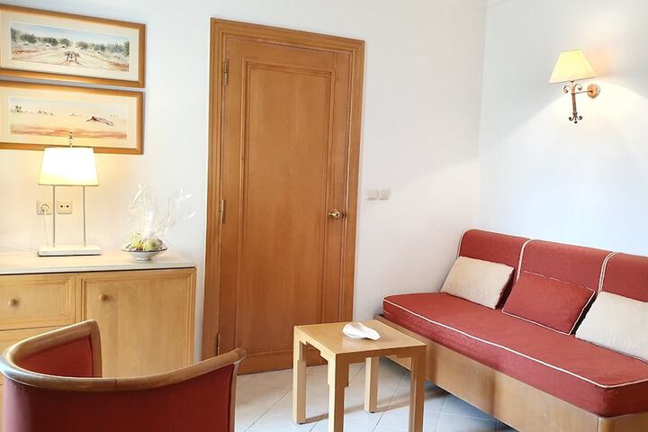 Room 10 of 45