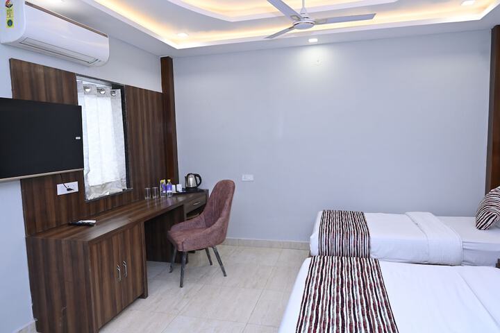 Room 12 of 123