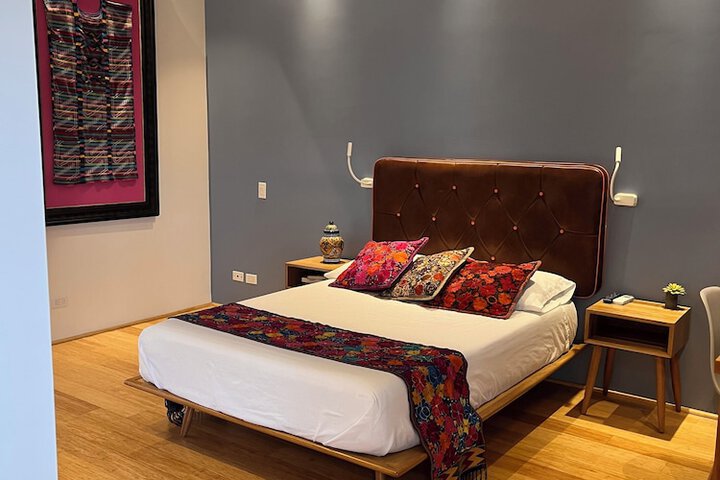 Room 2 of 80