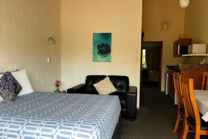 Room 18 of 27