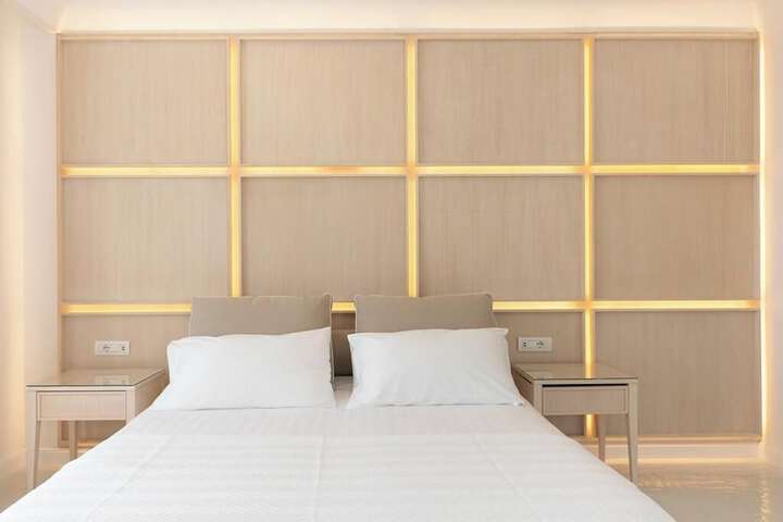 Room 13 of 110