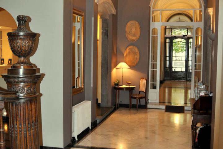 Hotel 2 of 105