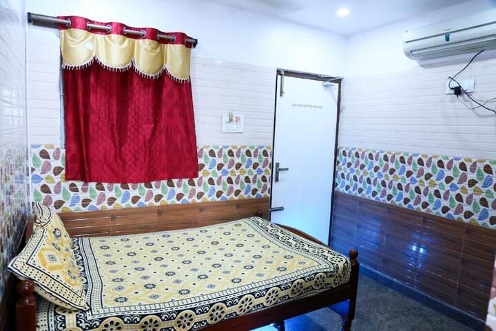 Room 3 of 9