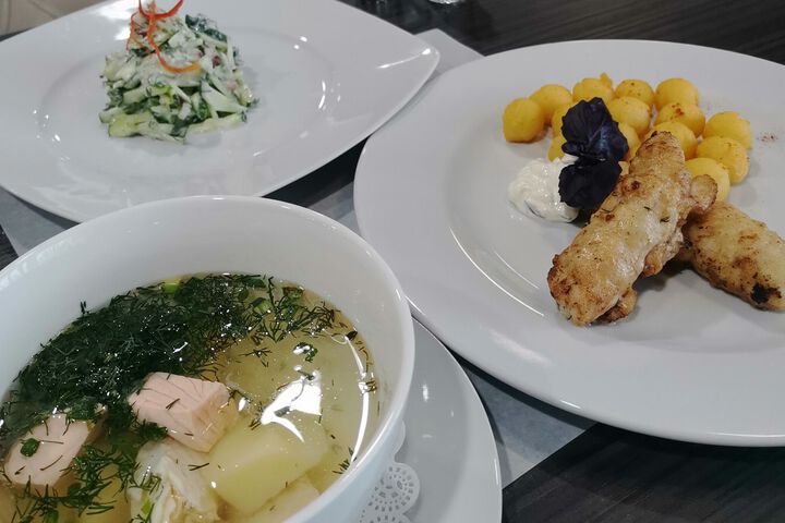 Dining 6 of 12