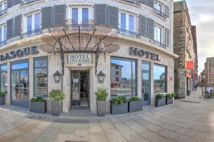 Hotel 52 of 53