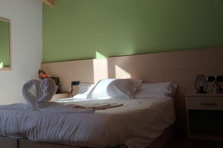 Room 5 of 35
