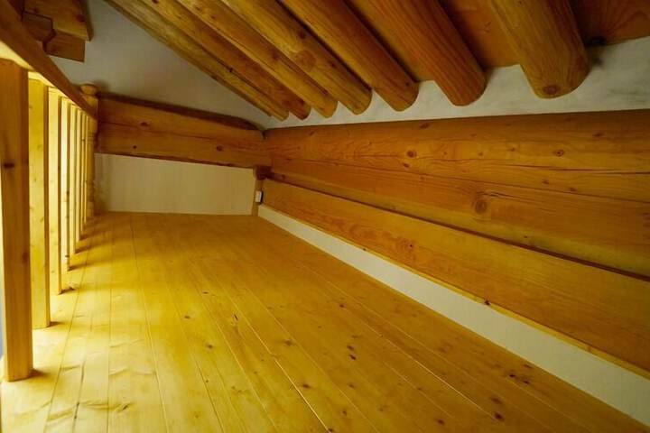 Room 10 of 73