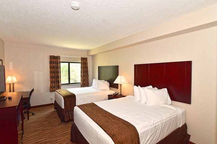 2 Queen Guest Room (7 of 13)