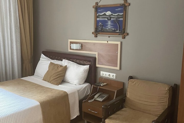 Room 10 of 22