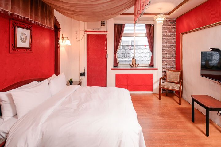 Room 42 of 97