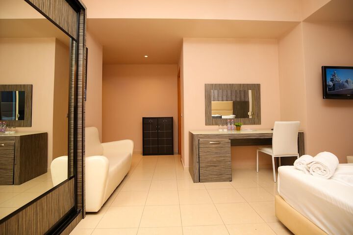 Room 69 of 218