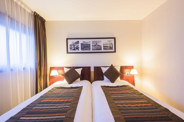 Room 2 of 41