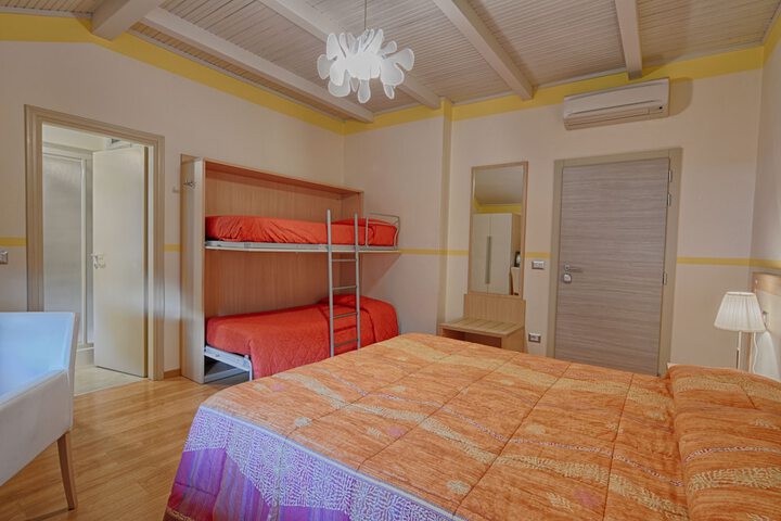 Room 12 of 47