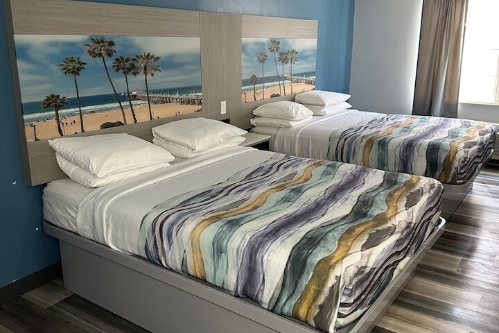 2 Queen Beds (6 of 9)