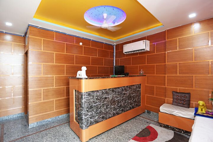 OYO 19894 HOTEL MA RESIDENCY