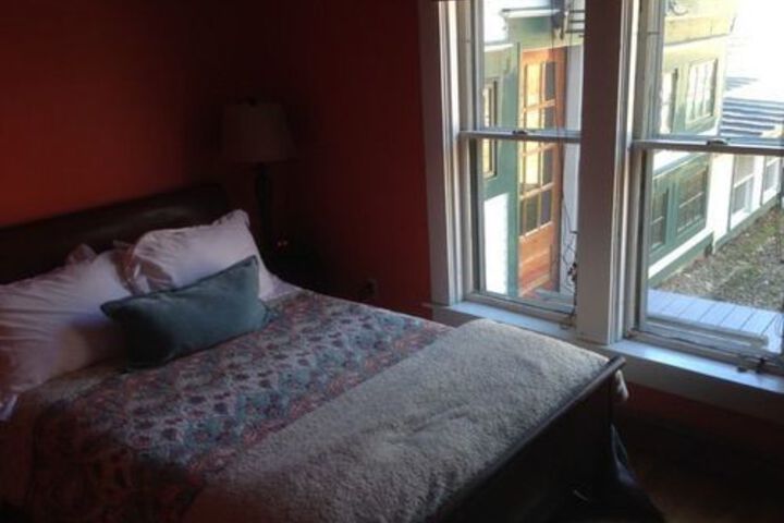 Room 9 of 118