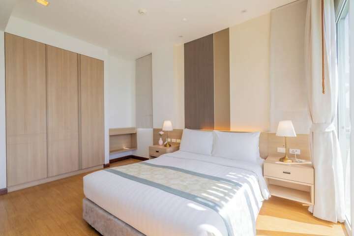 Room 26 of 106