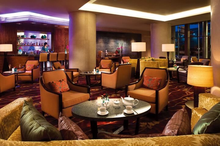 Lounge 78 of 102