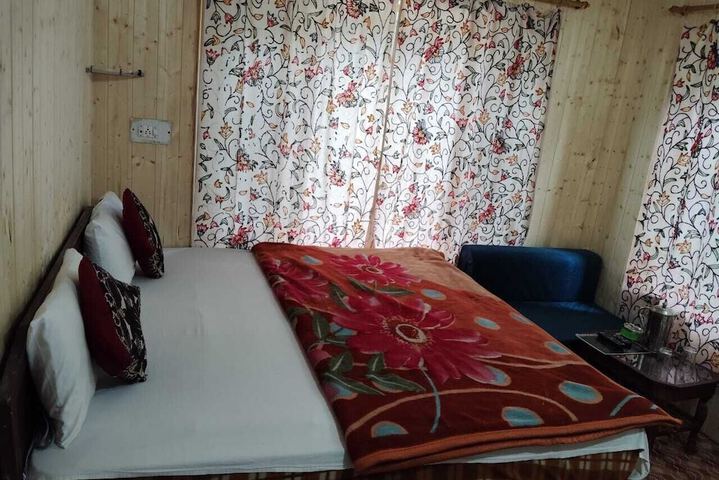 Room 4 of 23