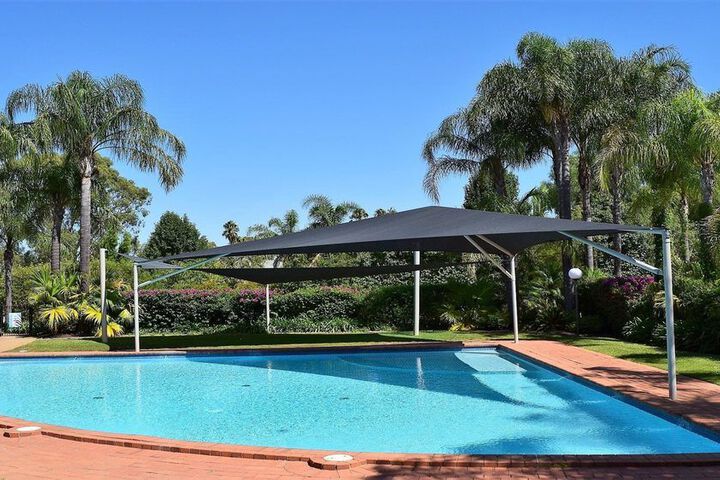 Pool 10 of 13