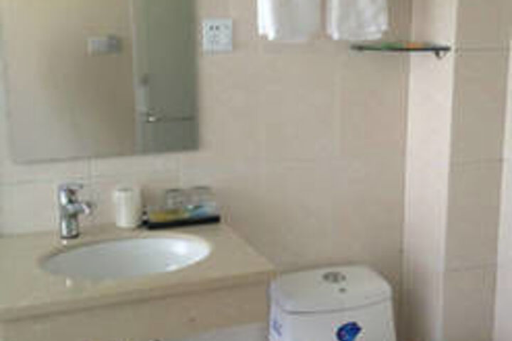 Room 14 of 36